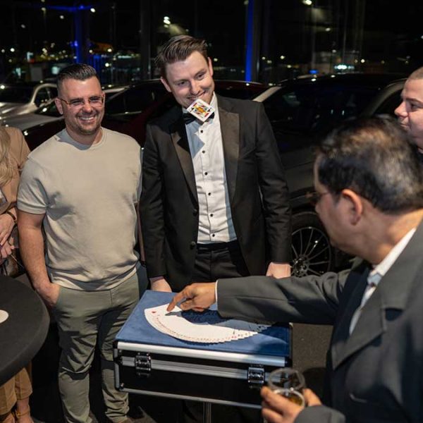 table magic by brandon smeets