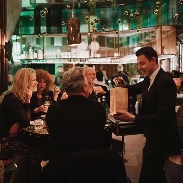 tafel goochelaar brandon smeets zorgt voor een onvergetelijke avond